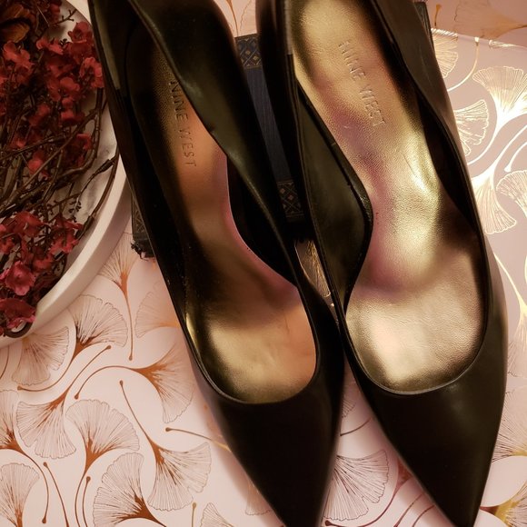 Nine West Black Leather Classic Heels Size 9M - Picture 10 of 11